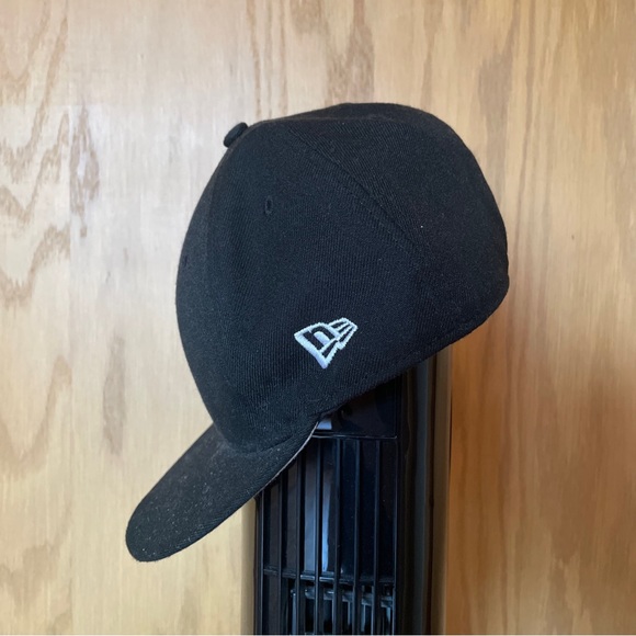 New Era custom embroidered skull cap - Picture 4 of 7